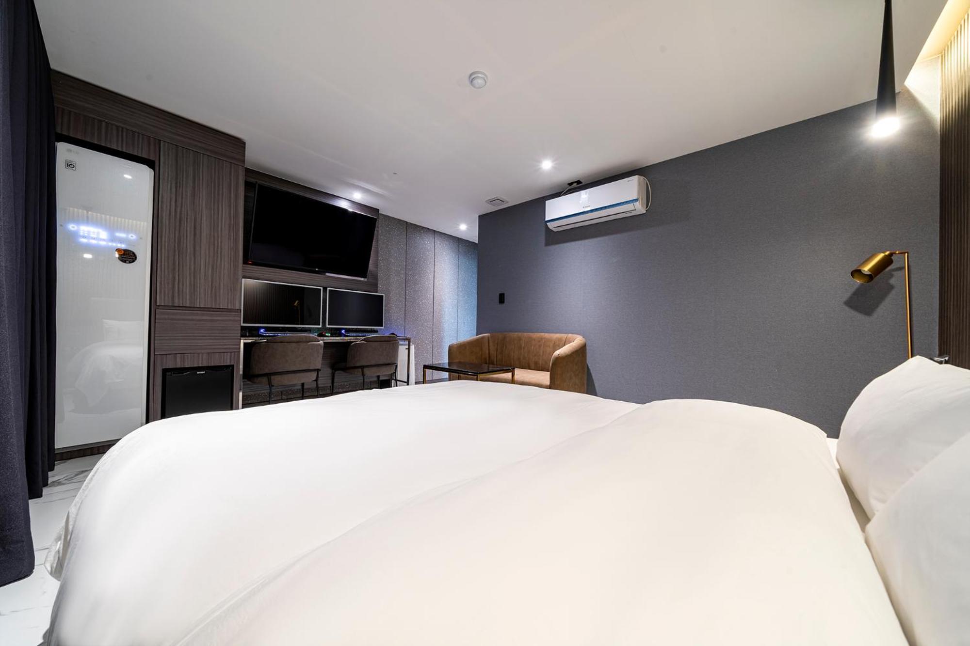 Urban Brown Hotel Chungju City Hall Extérieur photo