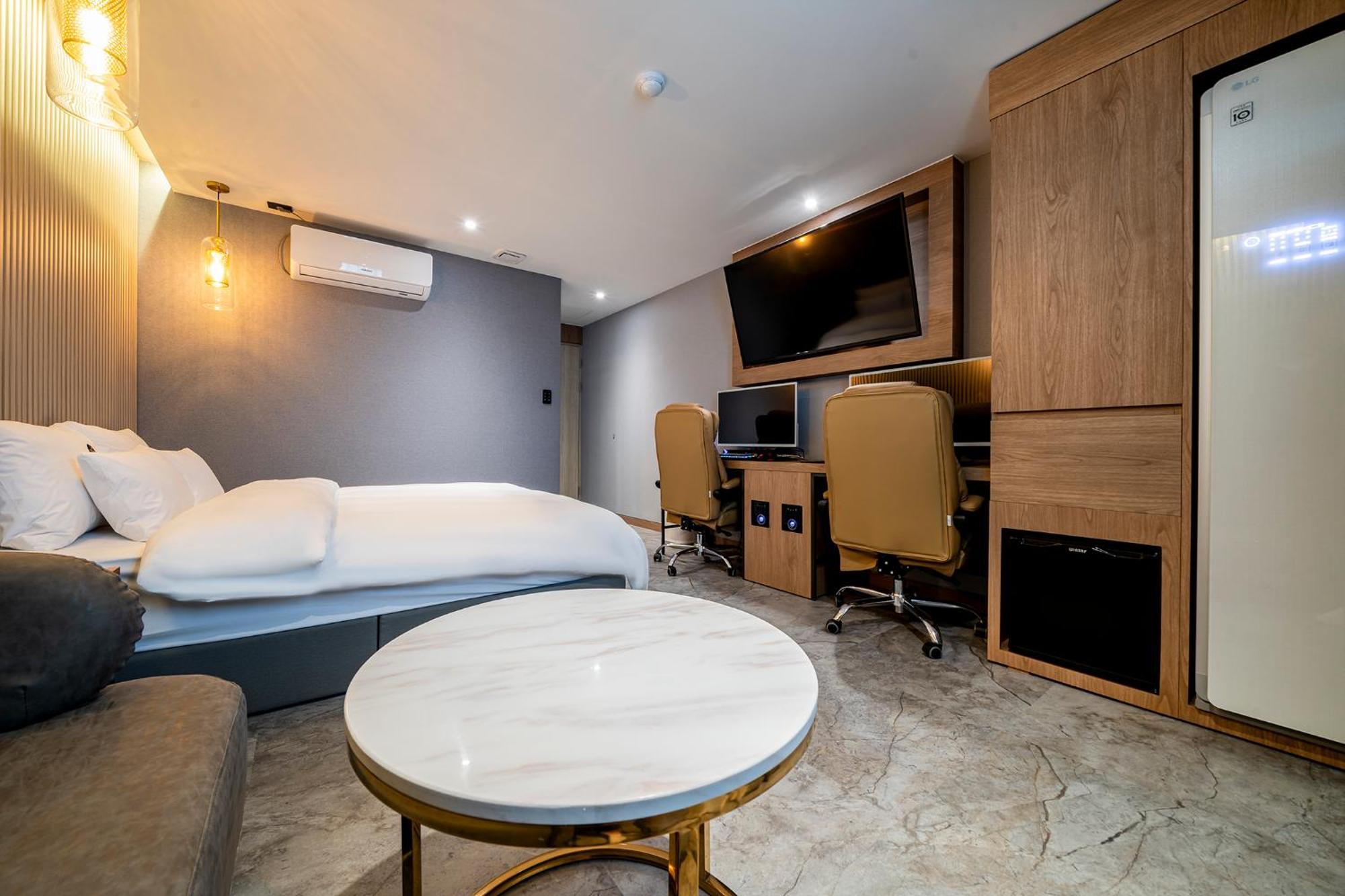 Urban Brown Hotel Chungju City Hall Extérieur photo