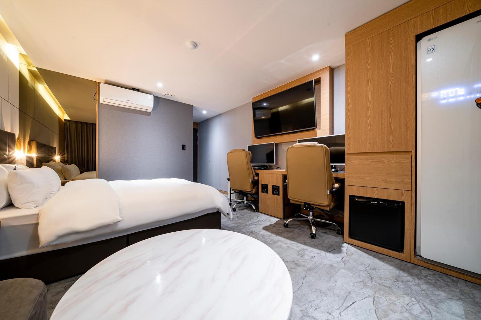 Urban Brown Hotel Chungju City Hall Extérieur photo