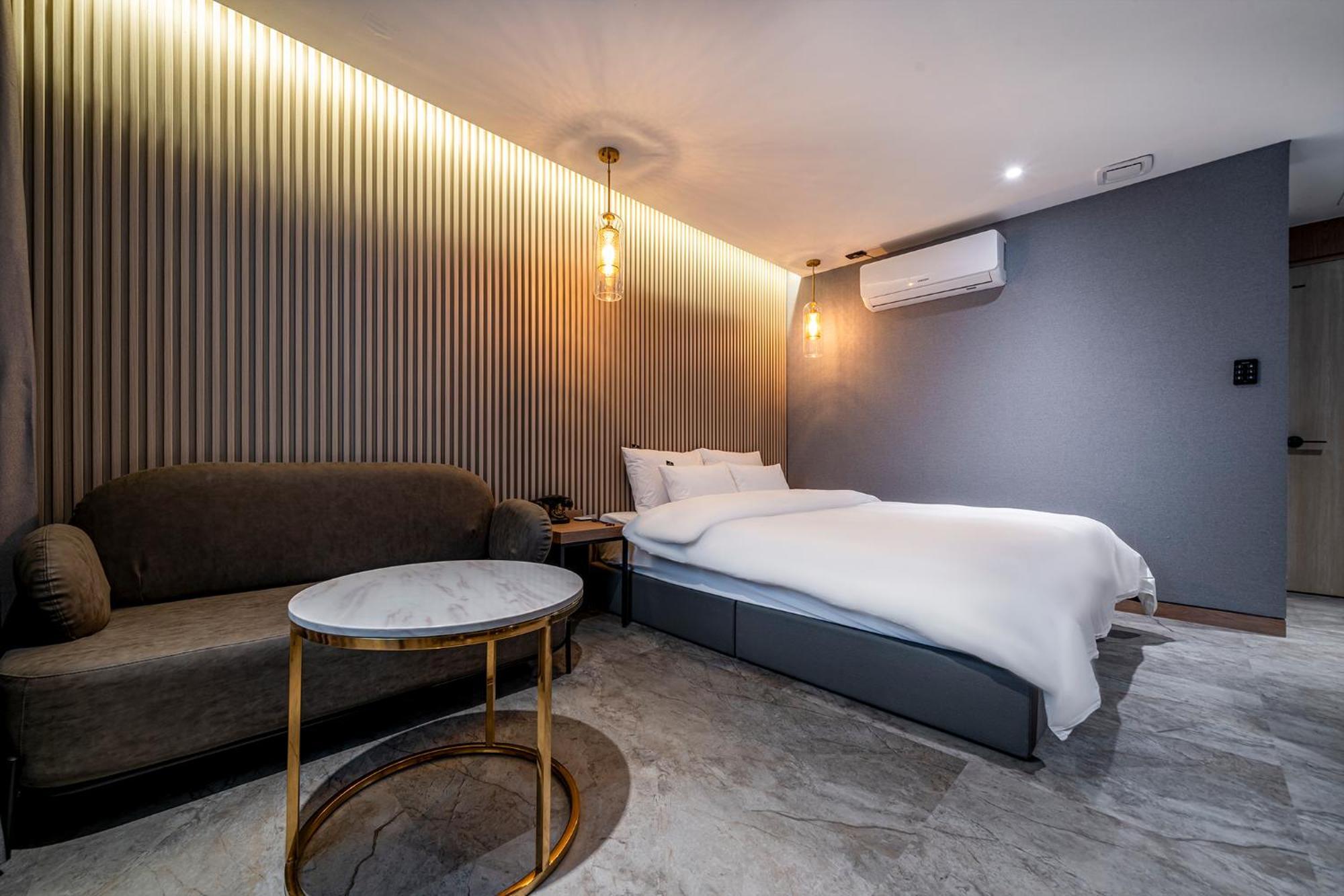 Urban Brown Hotel Chungju City Hall Extérieur photo