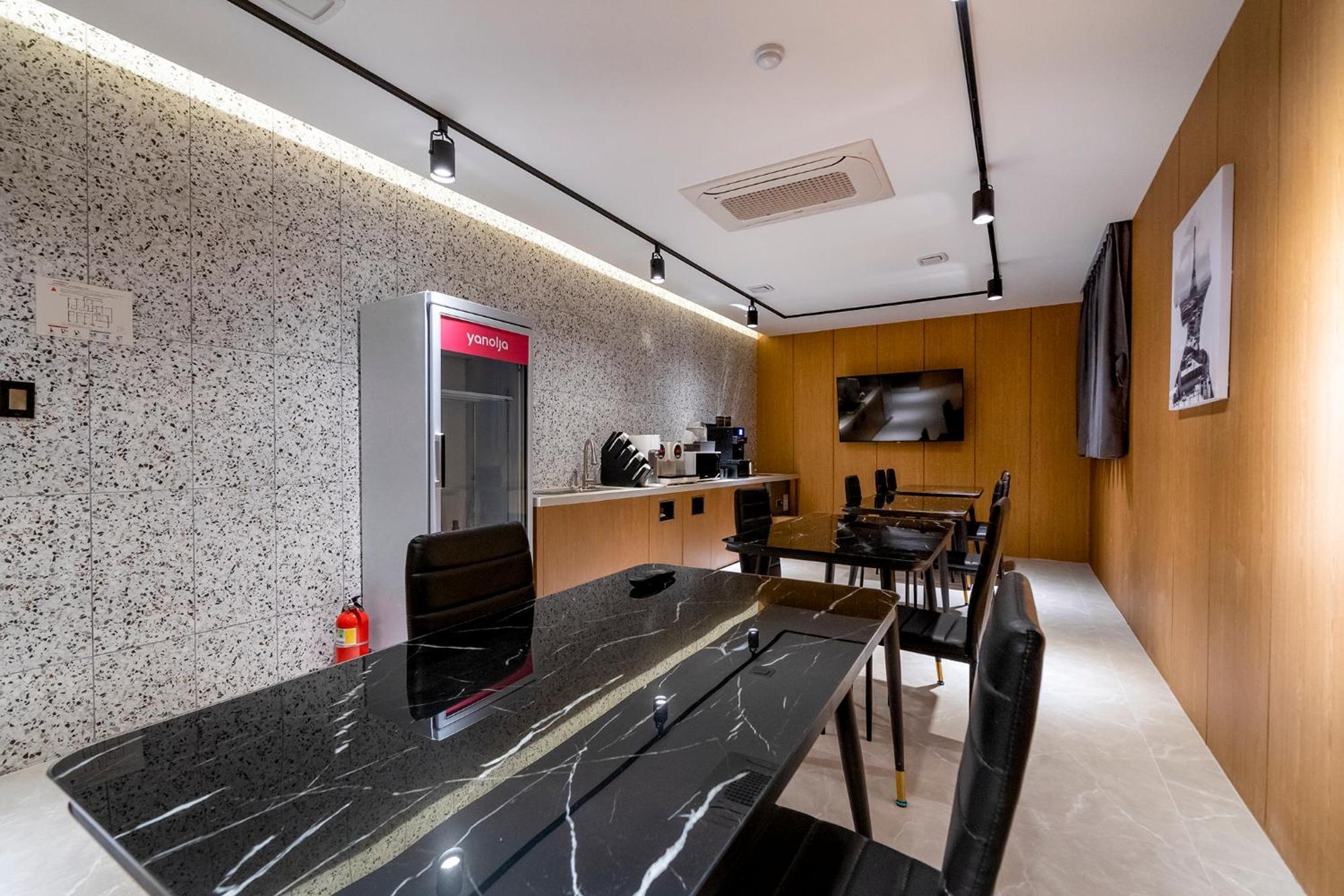 Urban Brown Hotel Chungju City Hall Extérieur photo