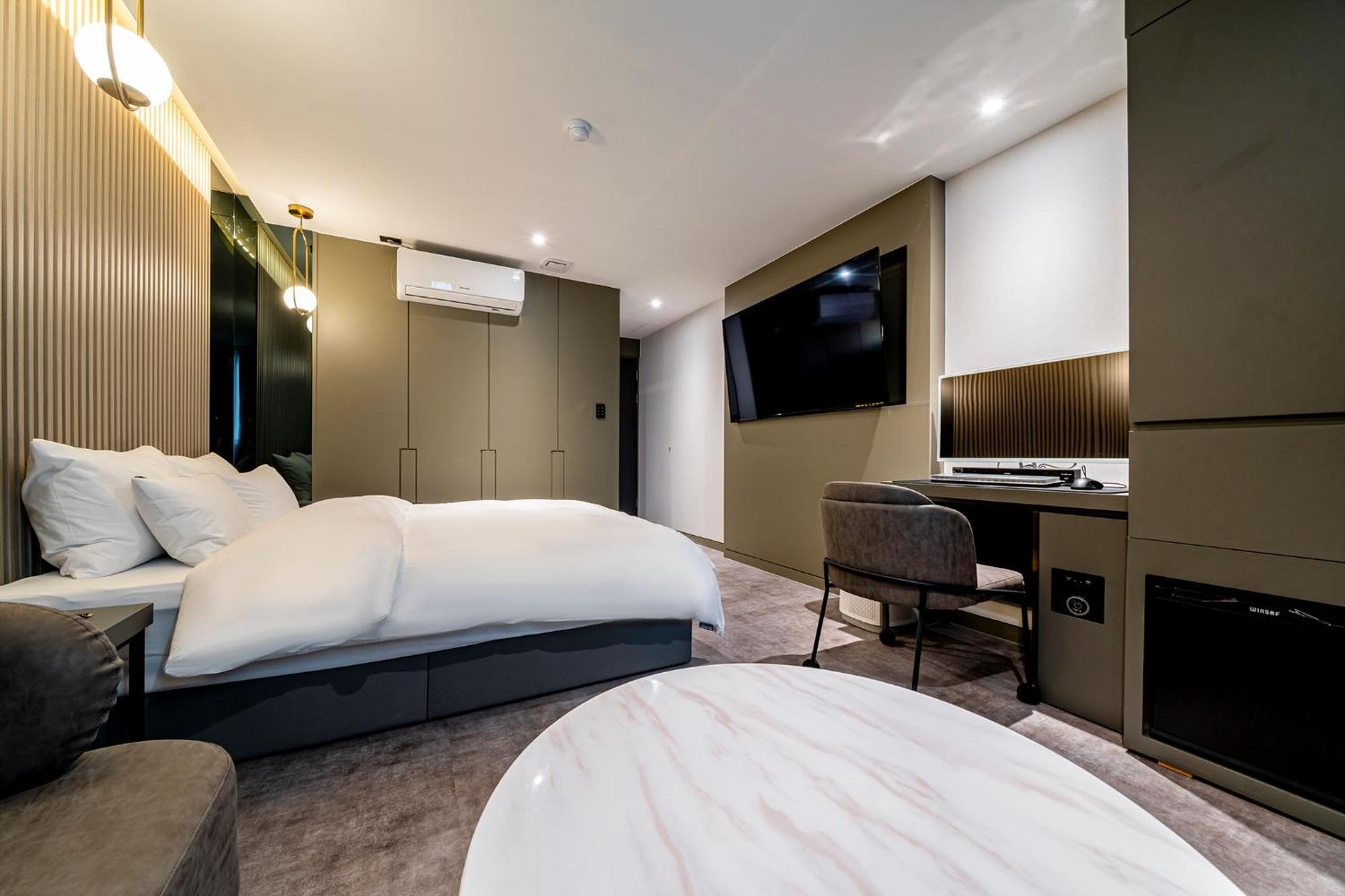 Urban Brown Hotel Chungju City Hall Extérieur photo